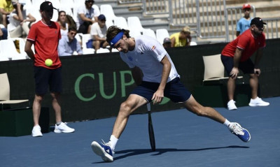 Davis Cup: Ήττα για τα αδέρφια Τσιτσιπά από τη Σλοβακία στο Καλλιμάρμαρο - Στα «σχοινιά» η Ελλάδα