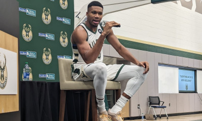 Γιάννης Αντετοκούνμπο: Δεν υπογράφει πρόωρη επέκταση συμβολαίου με τους Μπακς – «Θέλω να κερδίζω»