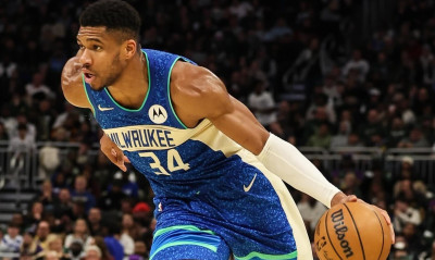 Γιάννης Αντετοκούνμπο: Έμειναν όρθιοι οι Μπακς με «30άρα» από τον «Greek Freak»