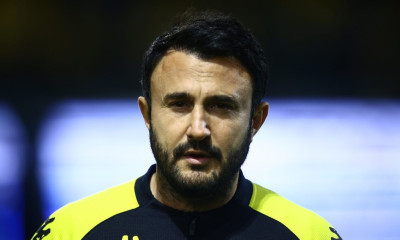 Άρης: Αποθέωση Καρυπίδη στα αποδυτήρια - «Είναι τρελός ο πρόεδρος» (vid)