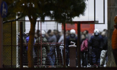 «Μάχη» για τη ζωή του δίνει ο 31χρονος αστυνομικός - Πάνω από 400 προσαγωγές από την ΕΛΑΣ