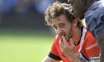 Premier League: Στιγμές αγωνίας - Κατέρρευσε ποδοσφαιριστής στο Μπόρνμουθ-Λούτον | Διακοπή στο ματς