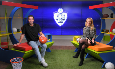 Ο Κώστας Μαρτάκης παίζει μπάλα στο OΠΑΠ Game Time