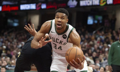 NBA: Νέα ηγετική εμφάνιση Αντετοκούνμπο - «Διπλό» με 30άρα στο Κλίβελαντ (videos)