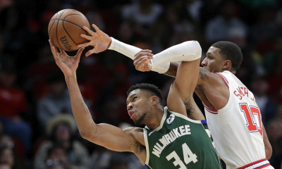 NBA: Μυθικός Αντετοκούνμπο με 48άρα - Οι Ρόκετς «έπληξαν» τους Μπακς (videos)