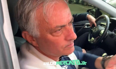 «Έσπασε» ο αλύγιστος Ζοσέ Μουρίνιο - Αποχώρησε με δάκρυα στα μάτια μέσα σε αποθέωση (video)