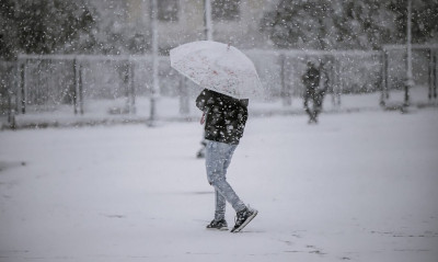 Καιρός Meteo: Κακοκαιρία μέχρι την Τετάρτη με χιονοπτώσεις σε περιοχές με χαμηλό υψόμετρο