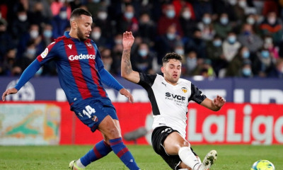 Μεταγραφές, Ολυμπιακός: Έρχεται Ελλάδα ο Βέζο - Στην Γερμανία ο Μπιέλ