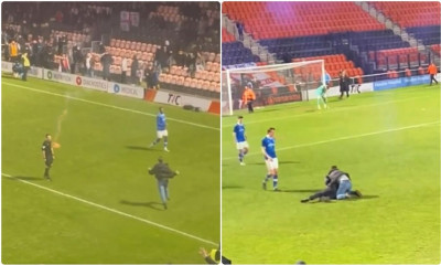 Χαμός στη Αγγλία - Οπαδοί έριξαν φωτοβολίδα σε διαιτητή και έκαναν «ντου» στον αγωνιστικό χώρο