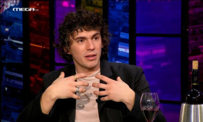 Το Ναυάγιο: Δημήτρης Καπουράνης: Ο λόγος που έκρυβε την καταγωγή του