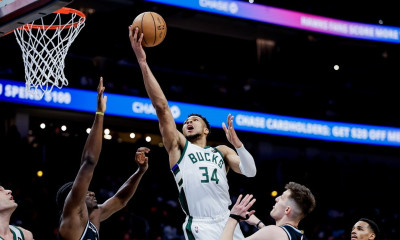 NBA: Νέα ηγετική εμφάνιση Γιάννη Αντετοκούνμπο - Διέλυσε με 35άρα τους Χοκς (videos)