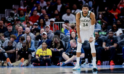 NBA: Σε κρίση οι Μπακς του Γιάννη Αντετοκούνμπο - Έχασαν από τα «τρίτα» των Γκρίζλις (vid)