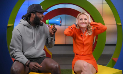 Ο Ματίας Λεσόρ σε ρόλο οργανωτή κερκίδας στο ΟΠΑΠ Game Time