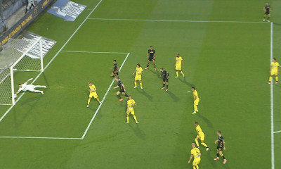 Άρης - ΑΕΚ: Καρέ-καρέ η φάση του γκολ του Μορόν που μέτρησε μέσω VAR