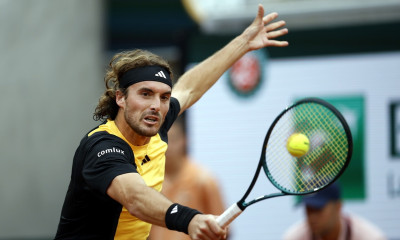 Roland Garros: Εύκολη πρόκριση για Στέφανο Τσιτσιπά