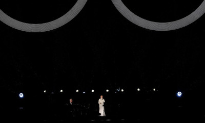 Ολυμπιακοί Αγώνες 2024: Η Σελίν Ντιόν καθήλωσε τον πλανήτη - Οι θαυμαστές της αποχώρησαν με δάκρυα