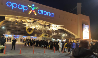 ΑΕΚ – ΠΑΟΚ: Χαμός για Τσούμπερ στην «OPAP Arena» | Θα βραβευθεί από τον Μάριο Ηλιόπουλο