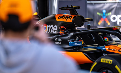 Στον «πλανήτη» της McLaren:  Όσα ζήσαμε σε OPAP ARENA και Σύνταγμα με το αυθεντικό μονοθέσιο της