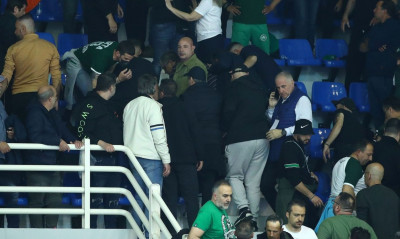 Λιποθύμησε φίλαθλος στον αγώνα βόλεϊ Παναθηναϊκός – ΠΑΟΚ