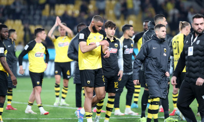 ΑΕΚ – ΠΑΟΚ: «Γιούχα» στο γήπεδο κι έντονες αποδοκιμασίες προς όλους έξω από την «OPAP Arena»