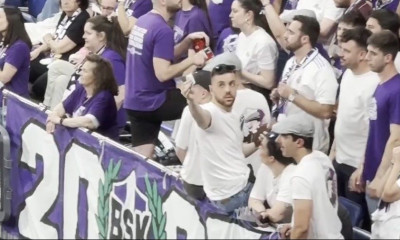 Οπαδοί της Ρεάλ έδειχναν χαρτονομίσματα στους Αγγελόπουλους