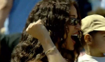 Στο Κηφισιά – Ηλιούπολη η Ελένη Φουρέιρα με το γιο της