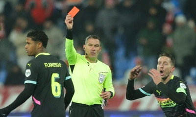 UEFA: Οι διαιτητές στους τελικούς των Champions League, Europa League και Conference League