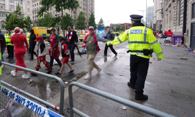 Λίβερπουλ: Η στιγμή που το αυτοκίνητο «θερίζει» το πλήθος – Νέο σοκαριστικό βίντεο