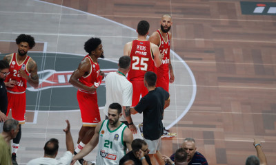 Παναθηναϊκός AKTOR - Ολυμπιακός: Τι έγραψαν στο Φ.Α. οι διαιτητές για την αισχρή χειρονομία Φουρνιέ