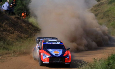 ΕΚΟ Ράλλυ Ακρόπολις: Ο Τάνακ οδηγεί την κούρσα - Εγκατέλειψε με θερμοπληξία ο Σερδερίδης