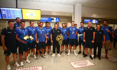 Επέστρεψε στην Αθήνα η «χάλκινη» Εθνική πόλο των ανδρών