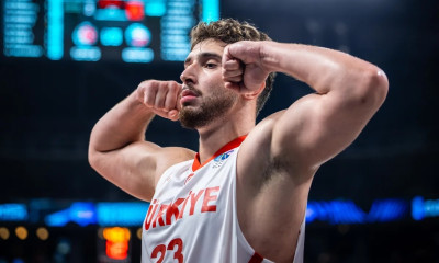 Τουρκία – Τσεχία 92-78: Ο Σενγκούν «άγγιξε» το τριπλ νταμπλ και χάρισε τη νίκη στην ομάδα του Αταμάν