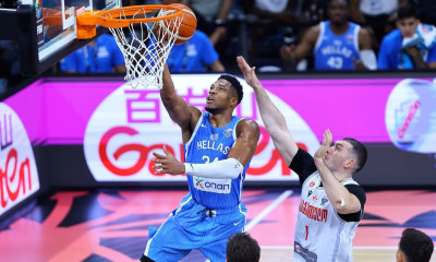 Eurobasket 2025: «Δώστε στην Ελλάδα το τρόπαιο» - Η φάση που ο Γιάννης Αντετοκούνμπο τρέλανε τη FIBA