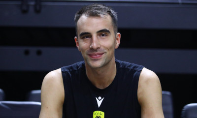 ΑΕΚ: Μαθήματα ελληνικών με τον Πετσάρσκι - Ψάχνει την… ώθηση στη χώρα που πέτυχε ο πατέρας του