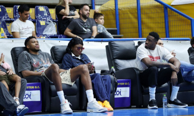 Ξανά στο Περιστέρι για να δει Άρης – Μύκονος ο Γιάννης Αντετοκούνμπο