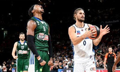 Ο Χολμς αποθέωσε τον Σλούκα: «Το "αφεντικό" θα σε βρει στη σωστή θέση, είναι ηγέτης στο παρκέ» (vid)