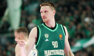 Μάριους Γκριγκόνις: The White Knight returns (pics, vids)