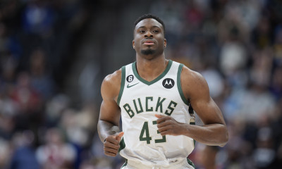 NBA: Πρεμιέρα στην preseason χωρίς Γιάννη οι Μπακς – Πάτησε παρκέ ο Θανάσης Αντετοκούνμπο