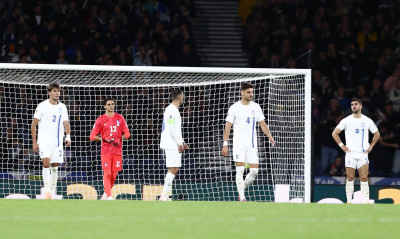 Σκωτία – Ελλάδα 3-1: «Μπλακ άουτ» μετά το γκολ του Τσιμίκα και «τελικός» στη Δανία!