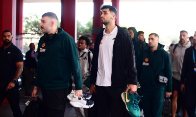 Ολυμπιακός - Παναθηναϊκός AKTOR: Στο ΣΕΦ οι "πράσινοι" με όλους τους παίκτες στην αποστολή