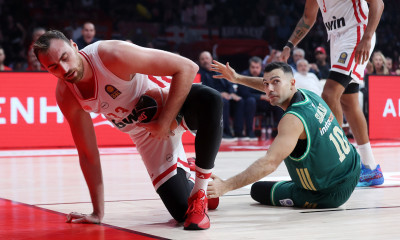 Γελάει όλη η Ευρώπη με τη διαιτησία στο ντέρμπι - «Αυτό είναι τρελό» σχολίασε ο Μπλόσομγκεϊμ (video)