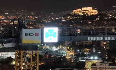 Παναθηναϊκός: Νυχτερινά πλάνα αποκαλύπτουν πώς το «στολίδι» των «πράσινων» αγκαλιάζει την Ακρόπολη