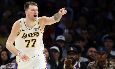 ΝΒΑ: «Αφηνιασμένος» Ντόντσιτς οδηγεί τους Λέικερς - Πρώτη ήττα για Σπερς και Μπουλς