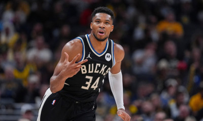 Γιάννης Αντετοκούνμπο: Ο… αγριεμένος «Greek Freak» έπιασε τους «ταύρους» από τα κέρατα!