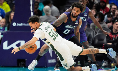 NBA: Ήττα χωρίς Αντετοκούνμπο οι Μπακς, διέλυσε μόνος του τους Κλίπερς ο Γιόκιτς