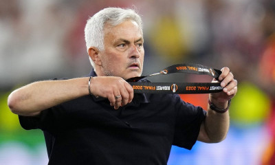 Η απάντηση για τον Μουρίνιο στο «The Chase» που εντυπωσίασε την Μπεκατώρου: «Πονηρός...» (video)