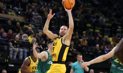 Χωρίς τέλος τα προβλήματα στην ΑΕΚ: Νοκ άουτ ο Λεκαβίτσιους με Σολνόκι - Δεν ταξιδεύει κι ο Σίλβα