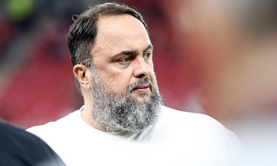 Βαγγέλης Μαρινάκης: «Σε όλη την “ερυθρόλευκη” οικογένεια και όλους τους Έλληνες, καλή χρονιά»