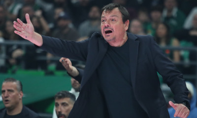 Αταμάν: «Ο Χολμς προέρχεται από μεγάλη απουσία, δεν χάσαμε το ματς από το “5”»