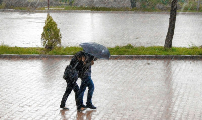 Καιρός: Σε πορτοκαλί συναγερμό η χώρα - Στο στόχαστρο κι η Αττική - «Red Code» για Βόρεια Ελλάδα